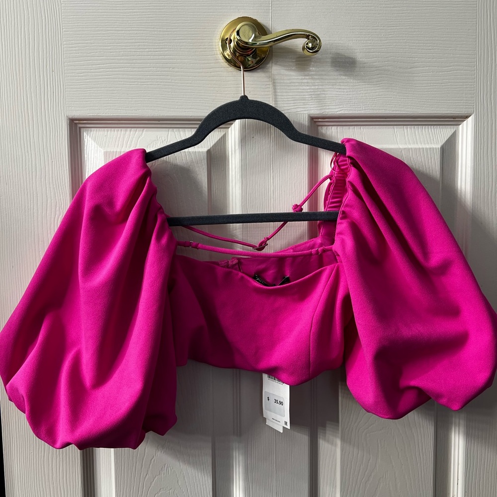 Zara Puff Flounce 3/4 Sleeve Crop Top. Size SMALL. New with tags, never worn.